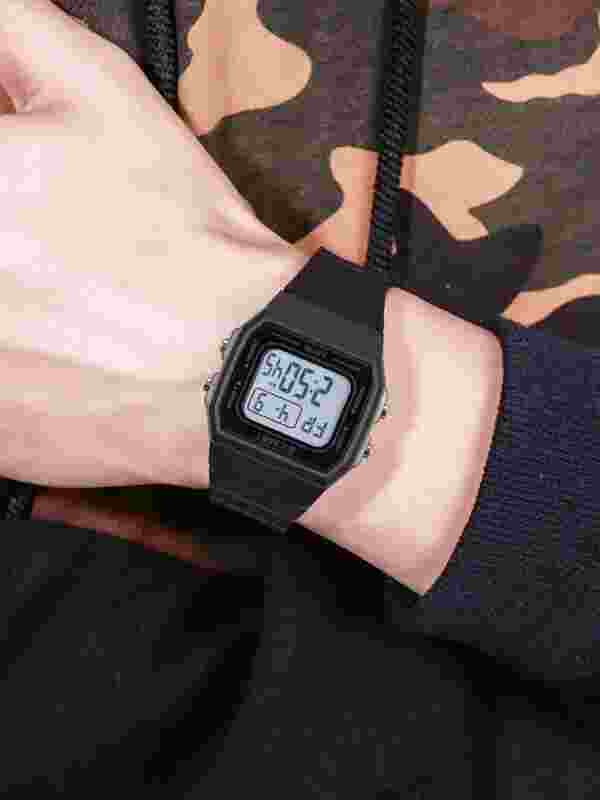 SKMEI 1683 Waterproof Mens Watch - Image 4