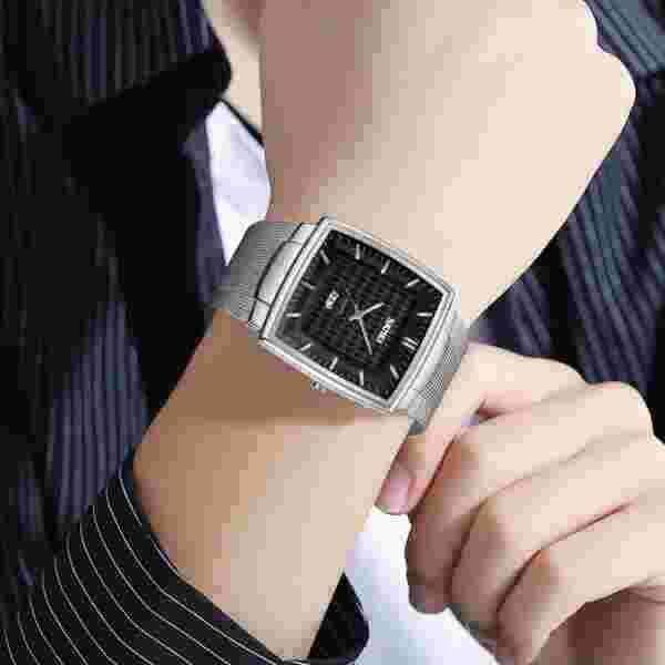 Skmei 9311 Classic Quartz Watch for Men with Date Display (10M Water Resistant) - Image 4
