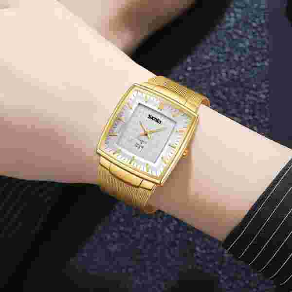 Skmei 9311 Classic Quartz Watch for Men with Date Display (10M Water Resistant) - Image 3