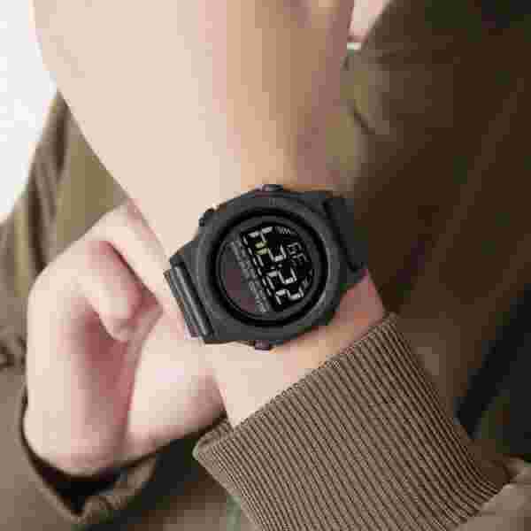 Skmei 2358 Solar-Powered Digital Sport Watch for Men with Multiple Functions - Image 3