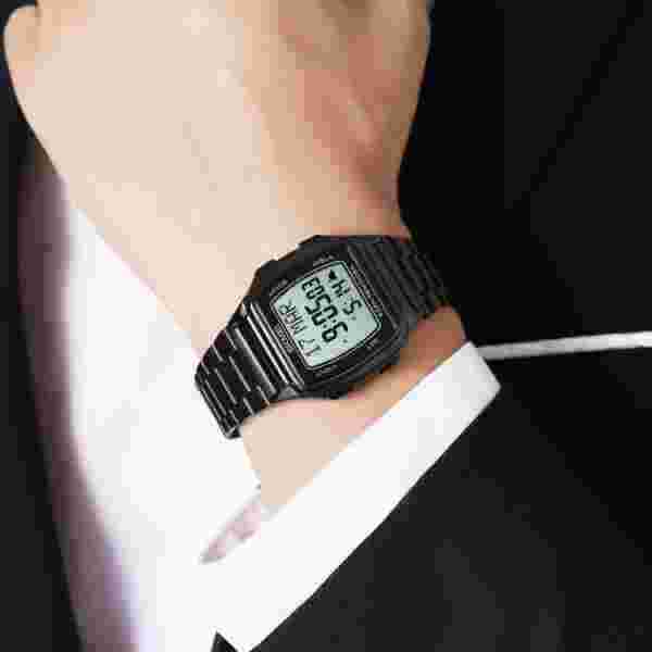 Skmei 2240 Digital Qibla Compass Watch for Muslim Prayer Times and Direction - Image 3