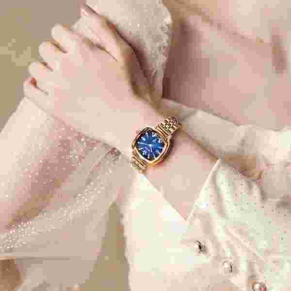 Skmei Elegant Square Rose Gold Women's Watch with Sunray Dial and Crystal Embellishment (30M Waterproof) - Image 4