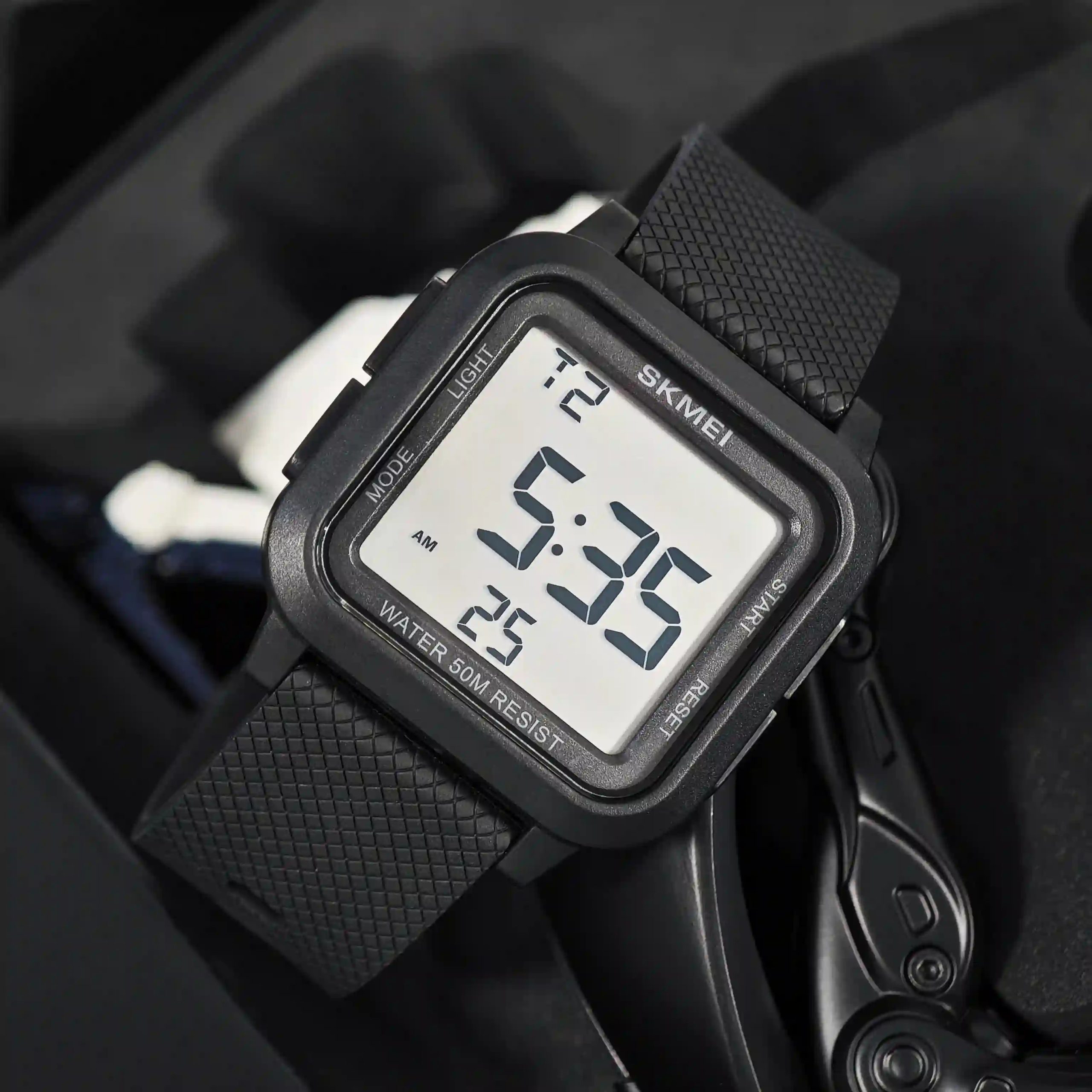 Skmei 1894 Multifunctional Digital Sports Watch with Dual Time and Countdown (50M Waterproof) Skmei 1894 Multifunctional Digital Sports Watch with Dual Time and Countdown (50M Waterproof) - Image 5