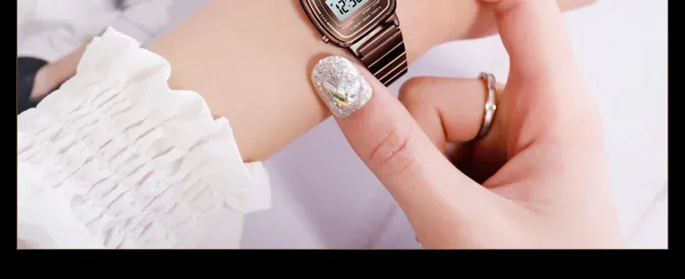 SKMEI Women Sports Watch Top Brands Luxury Waterproof Ladies Watches Small Dial Digital Wristwatch and Bracelet Relogio Feminino
