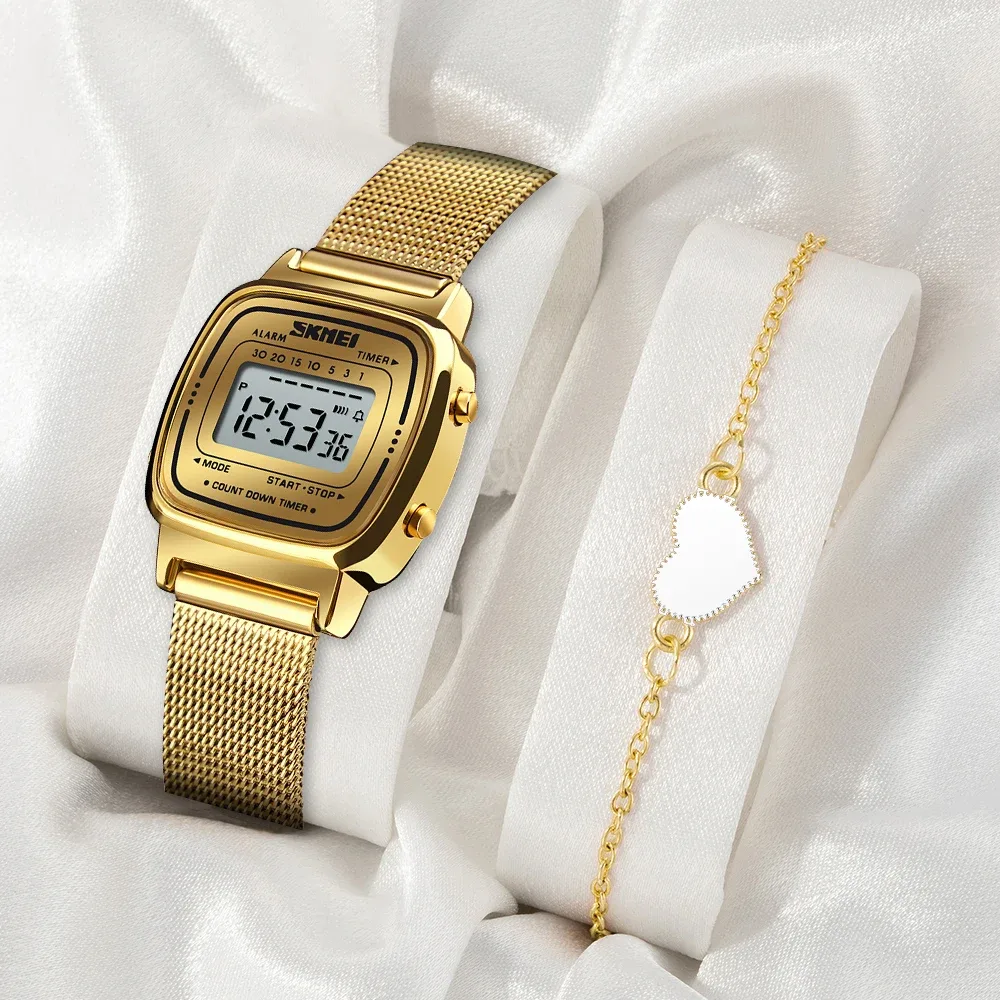 Gold-mesh belt
