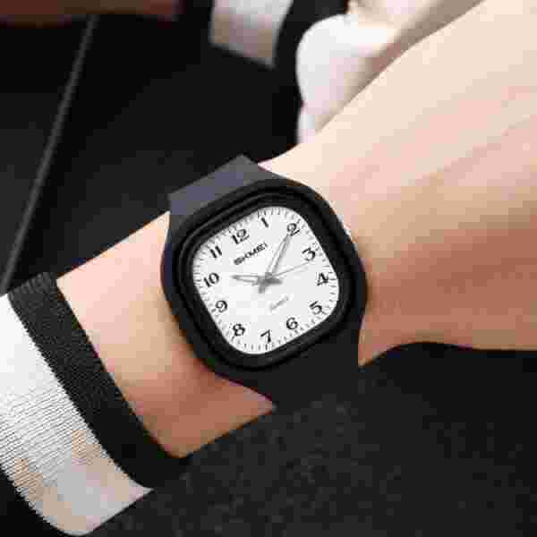 SKMEI 2501 Fashion Quartz Watch with Colorful Dial and Silicone Strap - Image 3