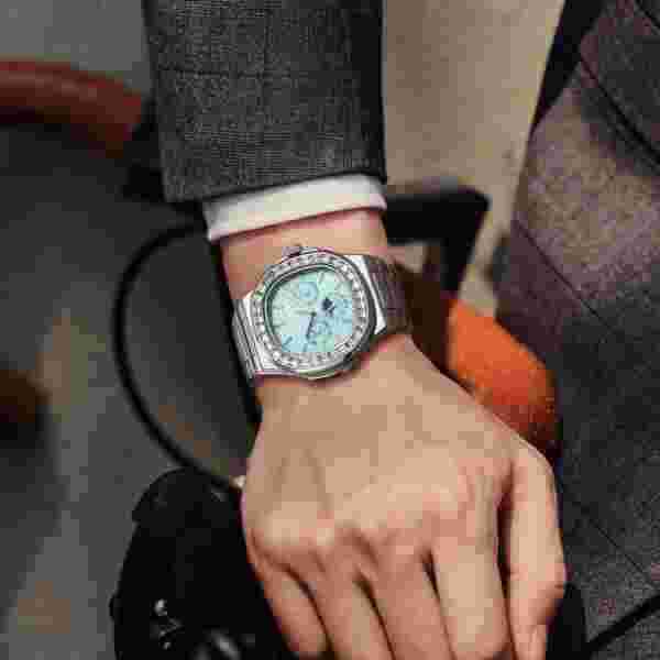 SKMEI Square Zircon Dress Watch with Luminous Dial and Calendar (SKM-7078) - Image 3