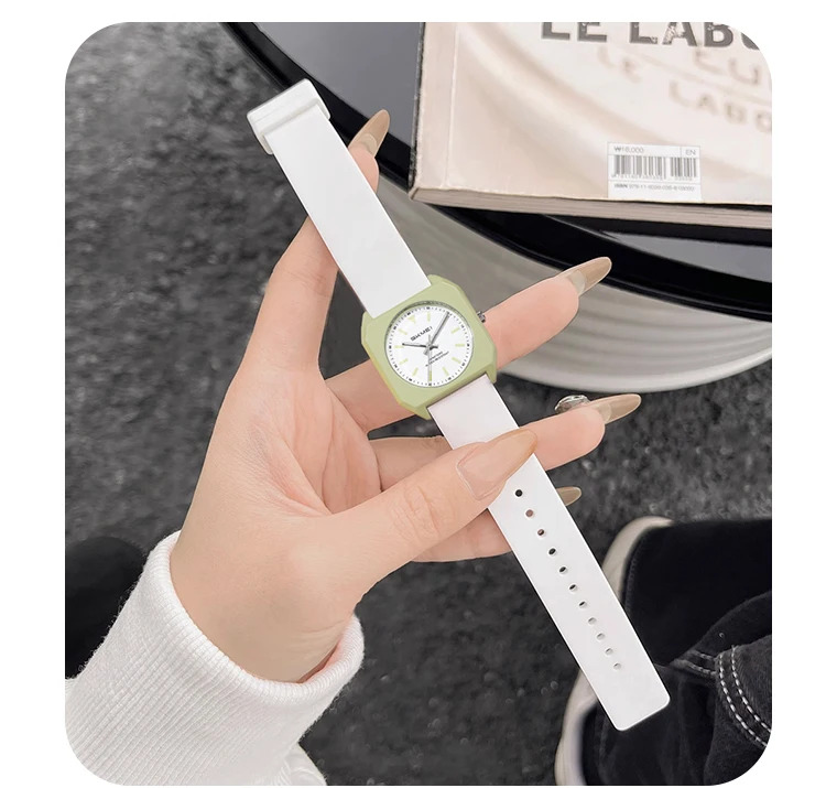 SKMEI Young Sweet Girls Fashion Quartz Watches Elegance Ladies Small Square Wristwatch Simple Waterproof Watch Relogio Feminino